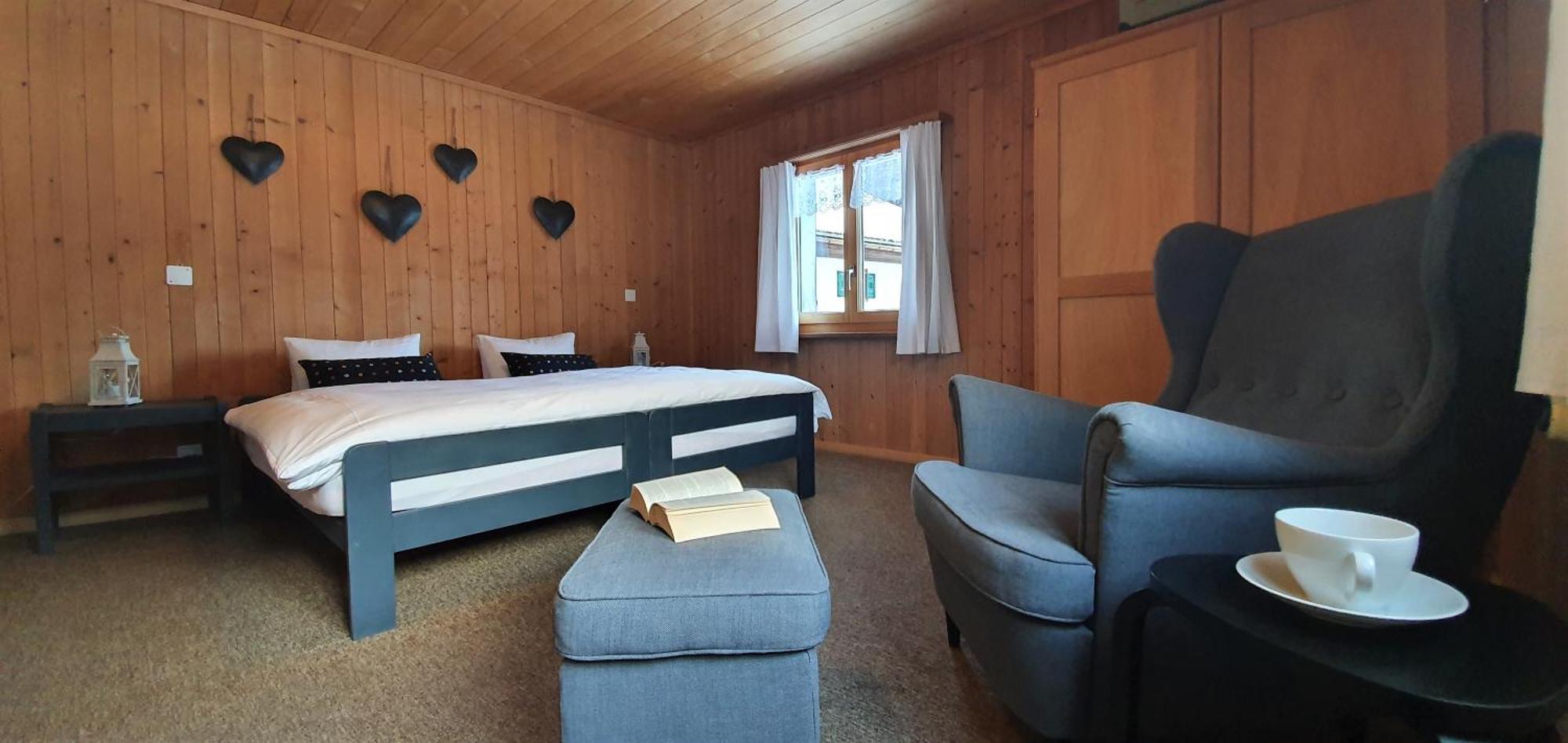 Piz D'err Bed & Breakfast Tinzen